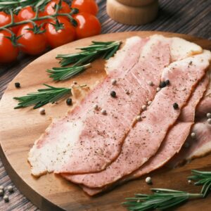 Jak wybrać szynkowar? poradnik dla początkujących wędliniarzy